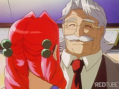 Пожилой мужчина раздел хентай малышку и приласкал большую грудь