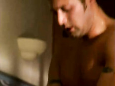 Блондинка Nikki Benz будит своего партнёра, чтобы заняться сексом