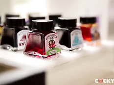 Голубые ребята с татуировками занимались сексом в загородном доме