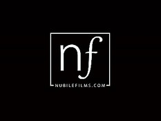 Две сексуальные девки ласкают друг друга не забывая о члене парня