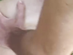 Французская девушка ебётся на природе с двумя местными фермерами