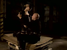 Бесславные Сучки / Inglorious Bitches / 2011 - 1 часть - порно фильм