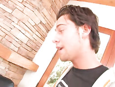 Блондинка с татуировкой на животе Heather Summers ебётся с парнем