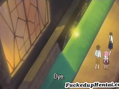 Хентай девушка зашла в комнату к подруге и оттрахала её страпоном