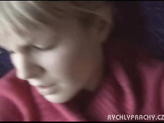 Парень разводит чешскую девку на публичный секс в вагоне поезда