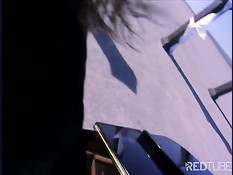 Горячая брюнетка Asia Carrera занимается гламурным сексом у рояля