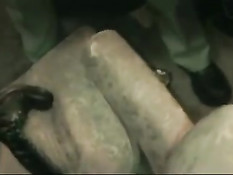 На вечеринке панк-рокеров происходит секс оргия и снимается порно