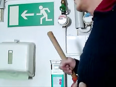 Немецкая дамочка Аманда занимается сексом со старым сантехником