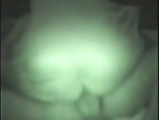 Свингеры ебутся и снимают порно клип на камеру ночного видения