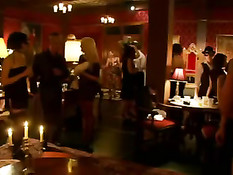 Реальное порно оргии свингеров снятое на одной частной вечеринке