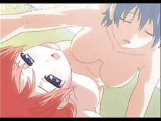 Парень на кровати занимается сексом с рыжим аниме транссексуалом