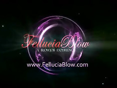 Блондиночка залезла в постель к парню и сделала ему нежный минет