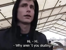 Голубой чешский парень согласился подрочить и отсосать на природе