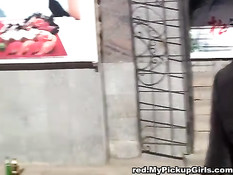 Русские пикаперы на улице сняли девушку и оттрахали в ресторане