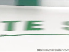 Девчонки борются на ринге в голом виде, а потом занимаются сексом