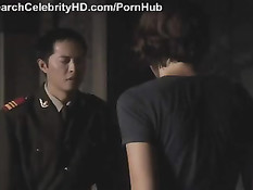 Тюремный надзиратель надругался над обнажённой Maggie Gyllenhaal