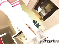 Brianna Love сперва отсосала парню, а потом подставила члену попу