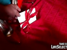 Похотливый Санта Клаус жёстко трахает в задницу плохих девочек