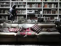 Женщина в чёрном латексном белье оттрахала связанного парня