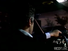 Блондинка Brooke Hunter приехала на окраину и ебалась с бомжами