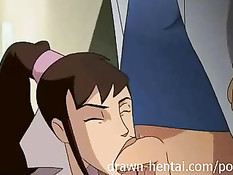 Хентай брюнетка отсосала бритый член и запрыгнула на него сверху