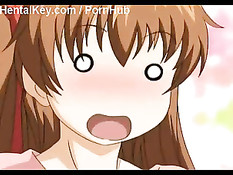 Закованная в цепи хентай девка должна заняться анальным сексом