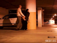 Лысый белый дедушка в разных местах ебёт молодую азиатскую суку