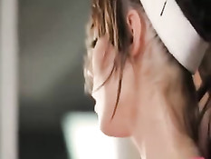 Персональный тренер Zoe Voss оказывает клиенту интимные услуги