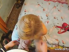 Пацан подцепил на улице и снял в своём порно ролике сисястую Аню