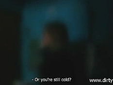 Пацан подцепил на улице и снял в своём порно ролике сисястую Аню