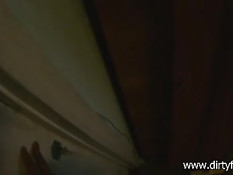 Питерский офисный работник развёл на секс заглянувшую девчонку