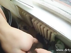 Питерская девка с собачкой Кристина снимается в любительском порно