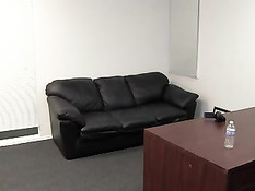 Девчонка Хлоя пришла на порно кастинг и отсосала член оператору