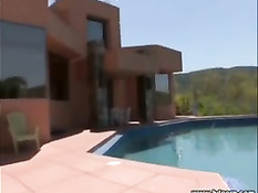 Брюнетке Lela Star и подруге надоело загорать и они занялись сексом