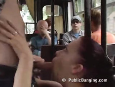 Публичный секс питерской пары на глазах у пассажиров автобуса