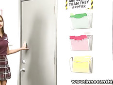 Студентка с маленькой грудью трахается с молодым преподавателем