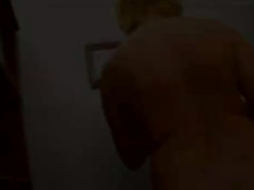 Зрелая русская женщина вместе с парнем страпоном отодрала девку