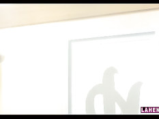 Поставил аниме тёлочку раком и отодрал в попку пальцами и членом