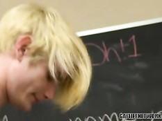 Урок португальского языка превратился в трах двух голубых парней