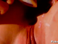 Мужчина хорошо провёл время в компании двух сексуальных девок