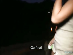 Мужик догнал девушку на ночной улице и развёл на минет за деньги