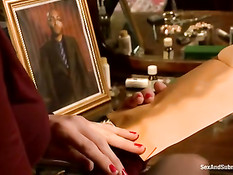 БДСМ, жёсткий секс и порка рыжей женщины с татуировками на теле