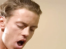 Зрелая женщина в чёрных чулках ебётся с ёбырем Рокко и мужем