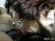 Зрелую дамочку в корсете и чулках смог удовлетворить чёрный хуй