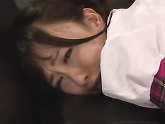 Узкоглазую девчонку в белых чулочках оттрахали раком в задницу