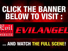 Двух русских девушек мужики оттрахали в анал в бассейне с маслом