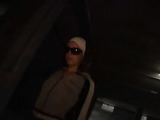 Ганг банг и двойное проникновение в итальянскую шлюху в стрингах