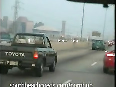 Американские девчонки на карнавале показывают сиськи и письки