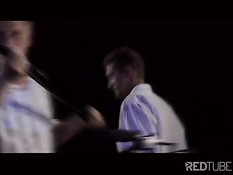 Девушка делает минет и трахается в анал на съёмках порно фильма