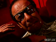 Сделал куннилингус азиатке в латексном белье и попросил отсосать